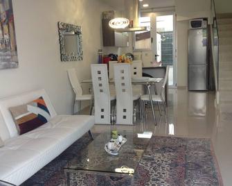 Magnificent Private Villa For Vacation - Los Montesinos - Sala de estar
