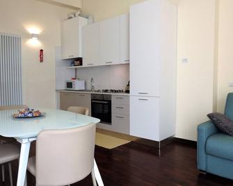 Completely renovated apartment in the center - Ravenna - Küche