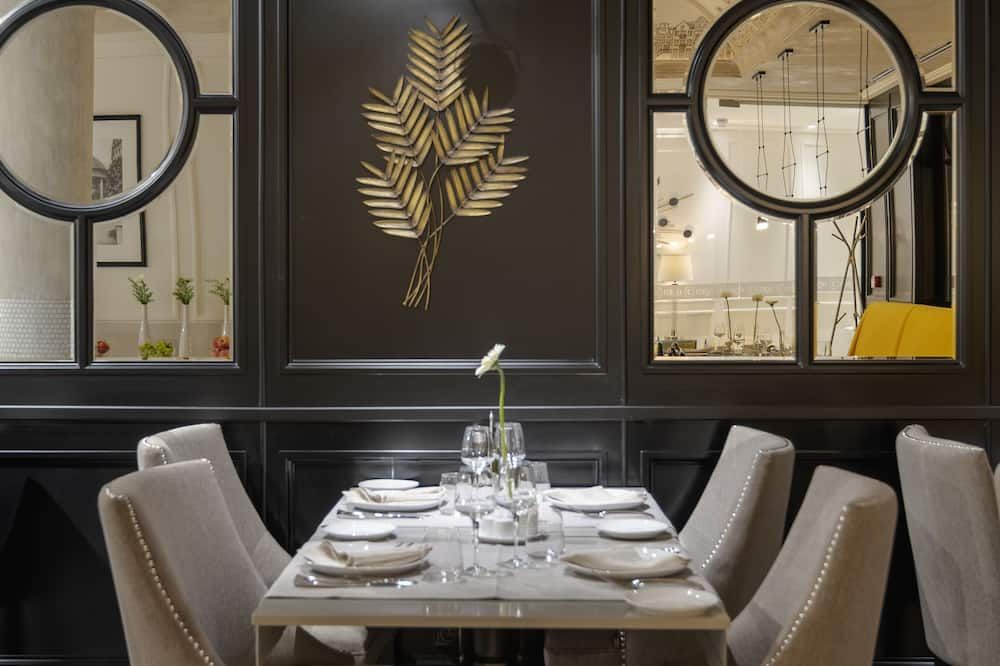 فندق بوتيك كورسو - كارلوفي فاري - مطعم