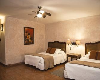 Hotel Las Farolas - אנטיגואה גוואטמלה - חדר שינה