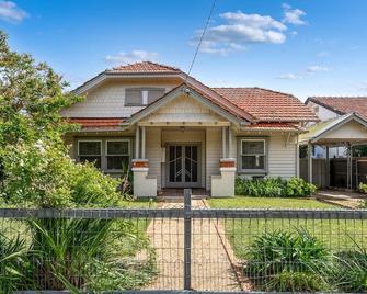 The Californian - Benalla - Building