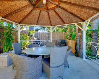 Coral Inn Boutique Resort - Yeppoon - Patio