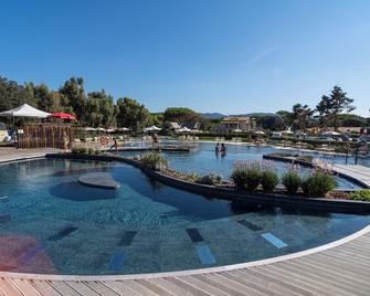 Hotiday Lodge Castiglione - Castiglione della Pescaia - Piscina