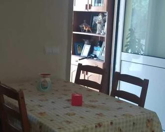 House with garden in Marinha da Mendiga - Mendiga - Comedor