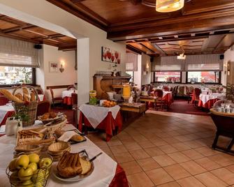 Logis Hostellerie Motel Au Bois Le Sire - Orbey - Restaurant