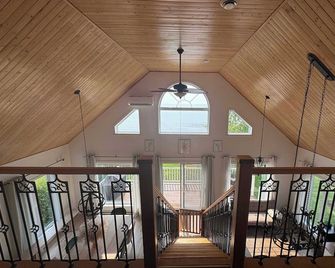 Waterfront chalet - Le Grand Heron-Bleu - Saint-Félicien - Stairs