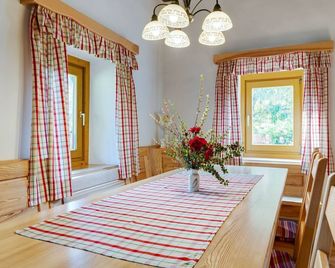 Chalet in Eberstein near Saualpe Ski - Eberstein - Comedor