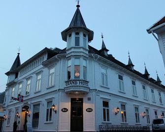 Grand Hotell Flekkefjord - Flekkefjord - Soveværelse