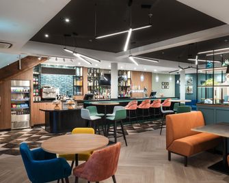Holiday Inn Lincoln By IHG - Lincoln - Bar
