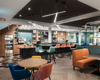 Holiday Inn Lincoln By IHG - Lincoln - Bar
