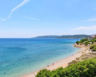 Sea Breeze Apartments Chios - Agios Emilianos - Strand