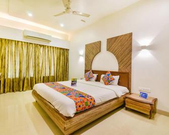 Fabhotel Rishivan - Khopoli - Bedroom