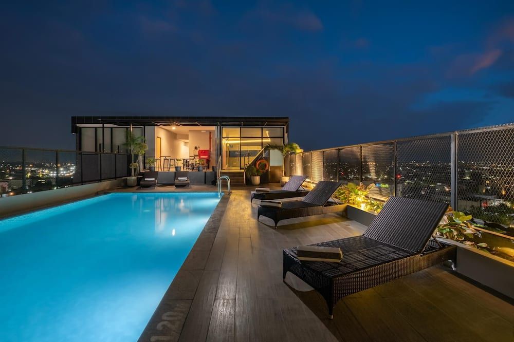 Quest Prime Pemuda - Semarang - סמראנג - בריכה