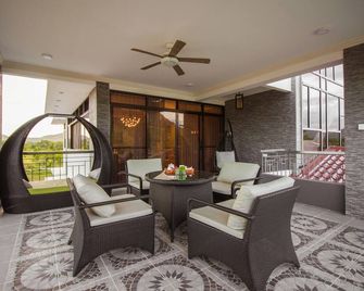 Bella Villa Coron - Coron