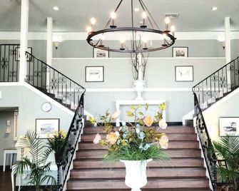Best Price Motel & Suites - Orange - Trappen