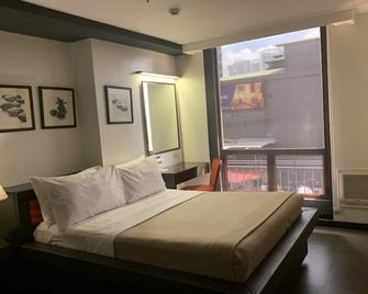 Ritz Astor Hotel - Manila - Bedroom