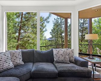 Frosty Summit Condo at Mount Bachelor - Bend