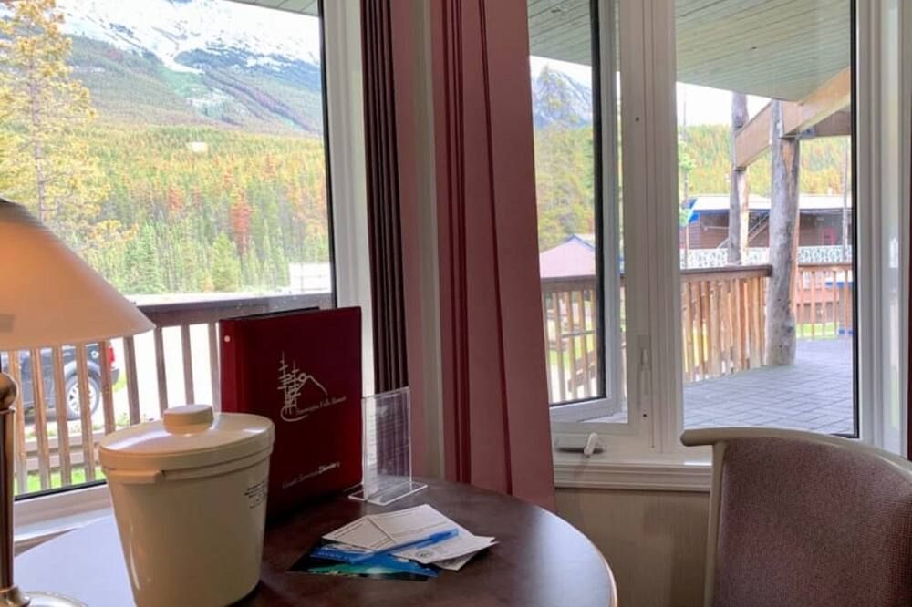 Sunwapta Falls Rocky Mountain Lodge - Jasper - Balcón