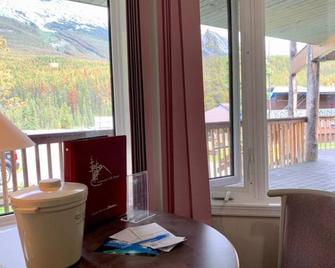 Sunwapta Falls Rocky Mountain Lodge - Jasper - Balcony