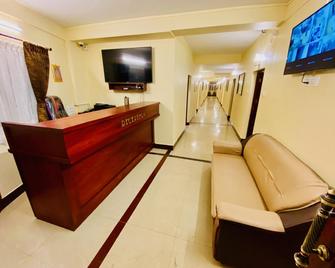 Aakash Rooms and Cottages - Ooty - Front desk