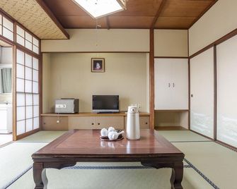 Tsuruga Tunnel Onsen Kitaguni Grand Hotel - Tsuruga