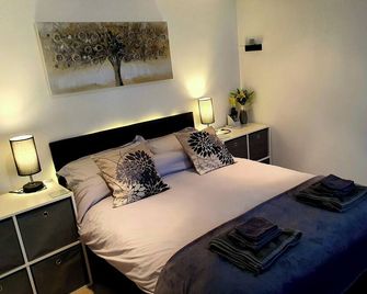 Idyllic 2 Bedroom Self-Contained Upsidedown Annexe - Llandrindod Wells - Schlafzimmer