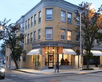 The Cabot Lodge - Beverly - Edificio
