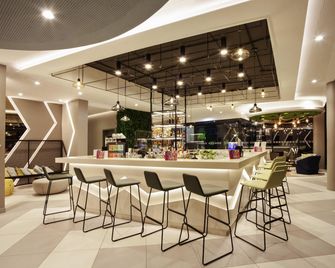 ibis Styles Klagenfurt am Woerthersee - Klagenfurt - Bar