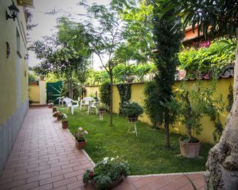 B&B Degli Amici - Ciampino - Patio