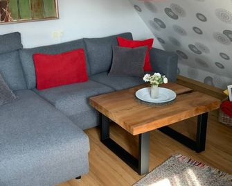 FeWo 'Zwischen den Meeren' - Rendsburg - Вітальня