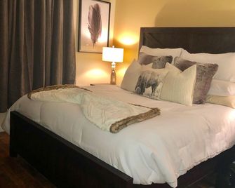 Adorable 1 Bedroom 1 Bath Condo With All New Furnishings! - Las Vegas - Bedroom