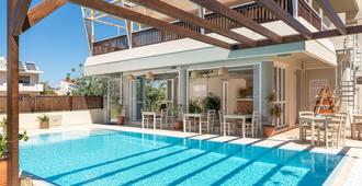 格拉齊埃拉公寓酒店 - Rhodes (羅得斯公園) - Ialysos - 游泳池