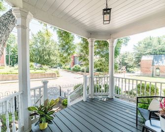 National Parks themed Historic Getaway near Downtown Lynchburg - Lynchburg - Balcony