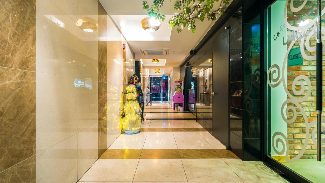 لا نوي أوتل