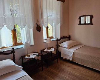 Amalia's House - Gjirokastra - Habitación