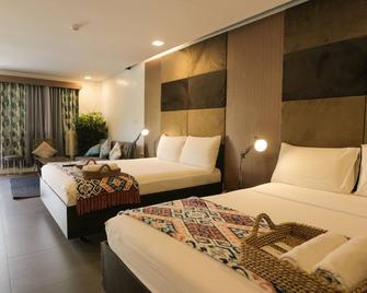 Treetop Suites - Coron - Bedroom
