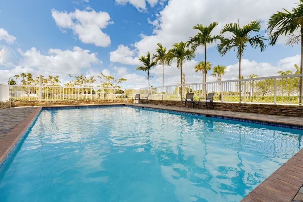 Charming Stay: 2 Queen Beds, Fairfield Inn, Next to Everglades, Free Parking - Florida City - Uima-allas