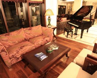 Ahr Rock Manali A Boutique Hotel And Spa - Manali - Sala de estar