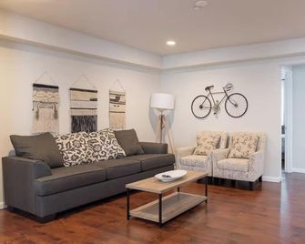 2402 - 4b3b Gated House Near Zoo Coliseum Fwy Bart - Oakland - Sala de estar