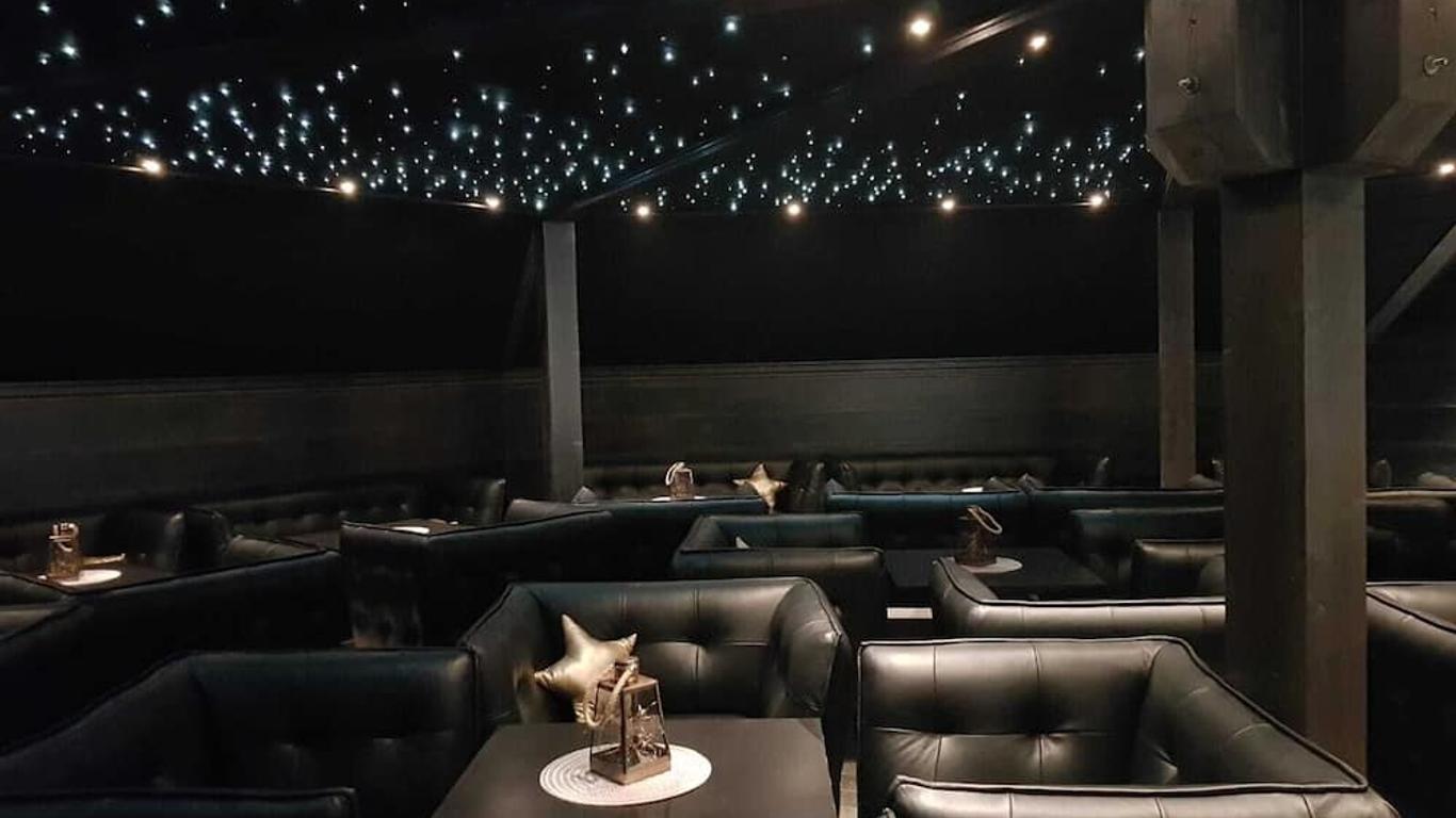 Arctic Snowhotel & Glass Igloos