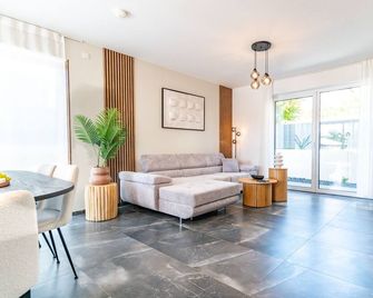 Barrierefreie Luxusoase I Snapliving Apartments - Hachenburg - Sala de estar