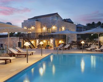 Thirides Beach Resort - Gytheio - Piscine