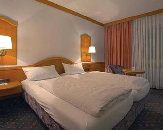Hotel-Restaurant Esbach Hof - Kitzingen - Bedroom