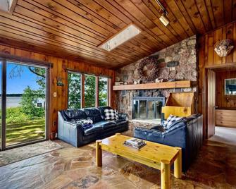 Lakeside Haven at Upper Hay Lake - Pequot Lakes - Sala de estar