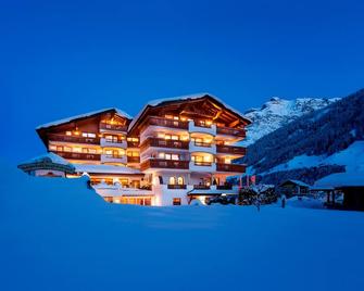 Hotel Stubaierhof - Neustift im Stubaital - Building