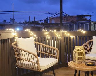 Downtown 1bd Apt, Walk to Stadiums, Free Parking - Baltimore - Balcony