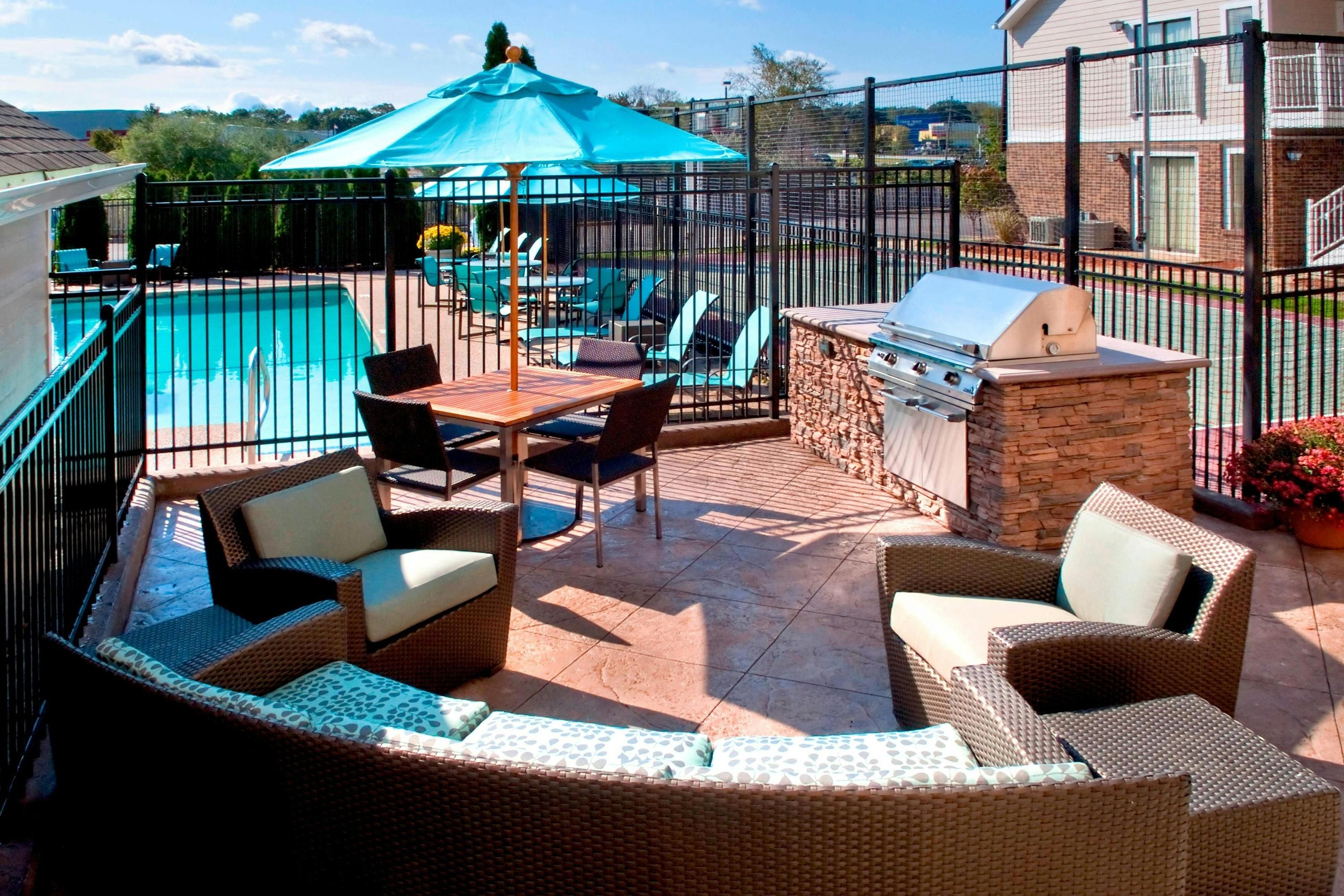 Residence Inn by Marriott Boston North Shore/Danvers - Danvers - Patio
