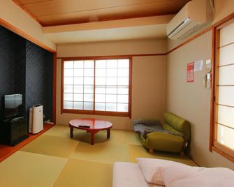 Ueki Onsen Hasshonoyado Ryokan Matsunoyu - Kikuchi - Soggiorno