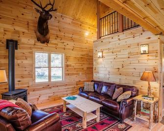 Beautiful cabin on the banks of Rock Creek - Cottonwood - Philipsburg - Living room