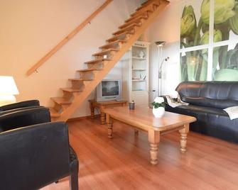 Holiday Home in Geesteren With Roof Terrace,garden Furniture - Geesteren - Sala de estar